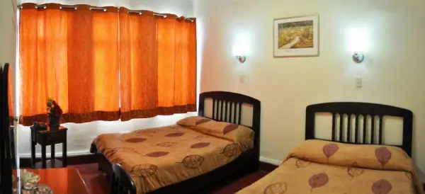 Hotel 5a Avenida Main image